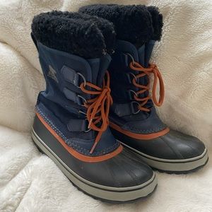 Barely worn women’s size 8 Sorel for JCrew waterproof winter boots